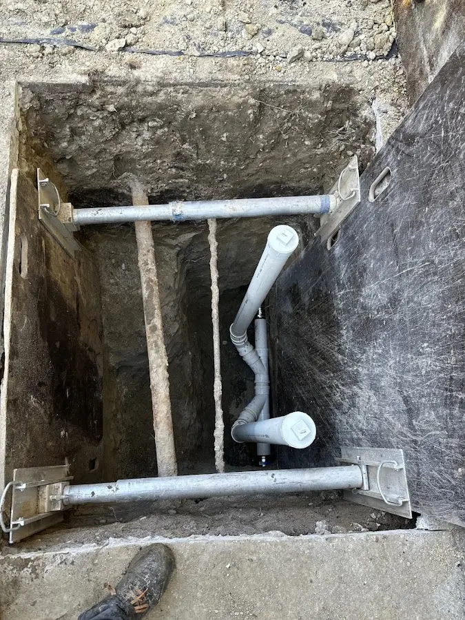 Experienced plumber completing Drain Cleaning work in Crystal River
